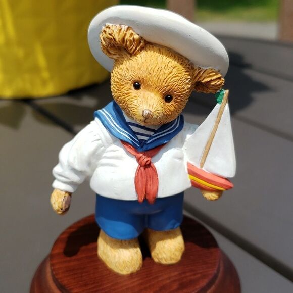 Dept 56 Vintage The Upstairs Downstairs Bears Figurine Sailor Bear with Sailboat - Picture 5 of 6